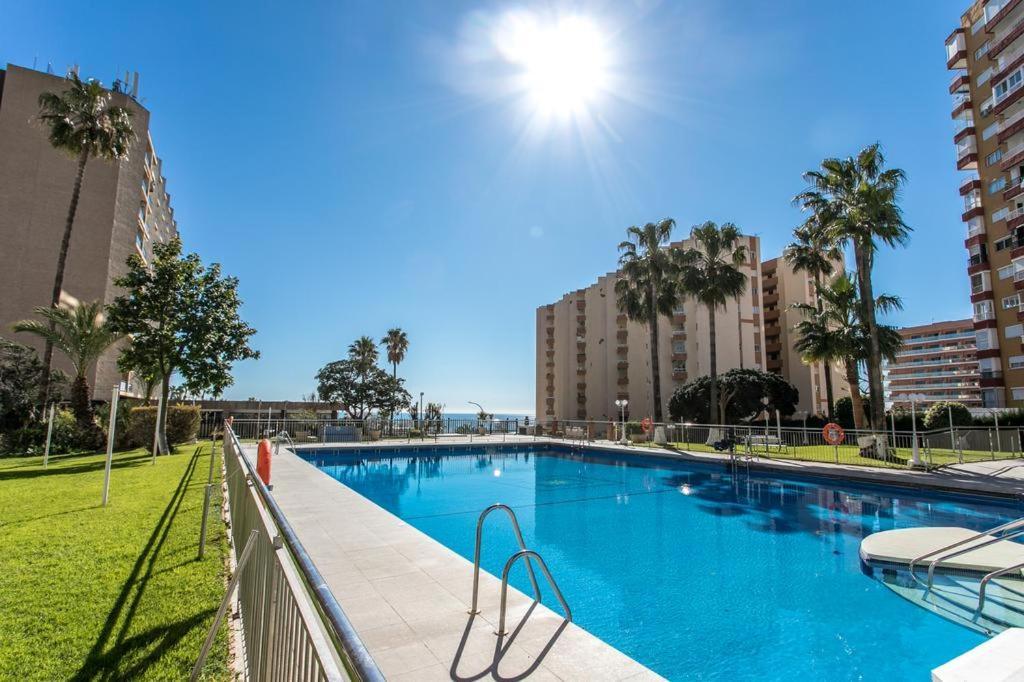 Апартаменты Apartamento Benalmadena Puerto Marina Экстерьер фото